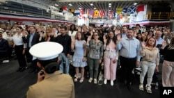 Number of foreign-born folks hits file in US, regardless of gradual inhabitants development (360taazanews.com)