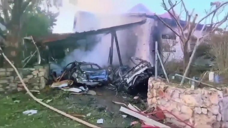 Hezbollah launches over 100 rockets into Israel in heavy change (360taazanews.com)