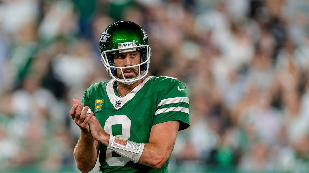 Jets QB Aaron Rodgers continues to be the grasp of his craft