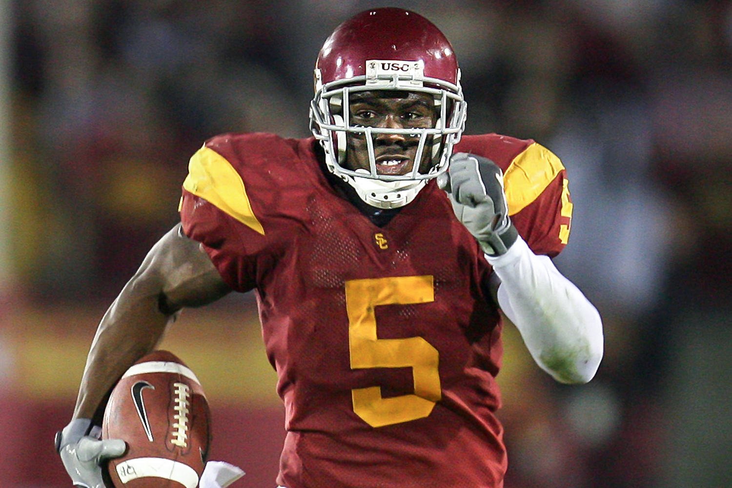 Ex-USC star Reggie Bush sues for cash college and others made off him twenty years in the past