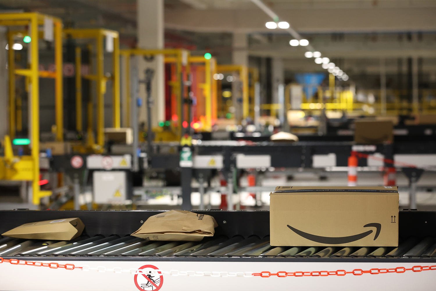 Promises of ‘passive revenue’ on Amazon led to demise threats for adverse on-line assessment, FTC says