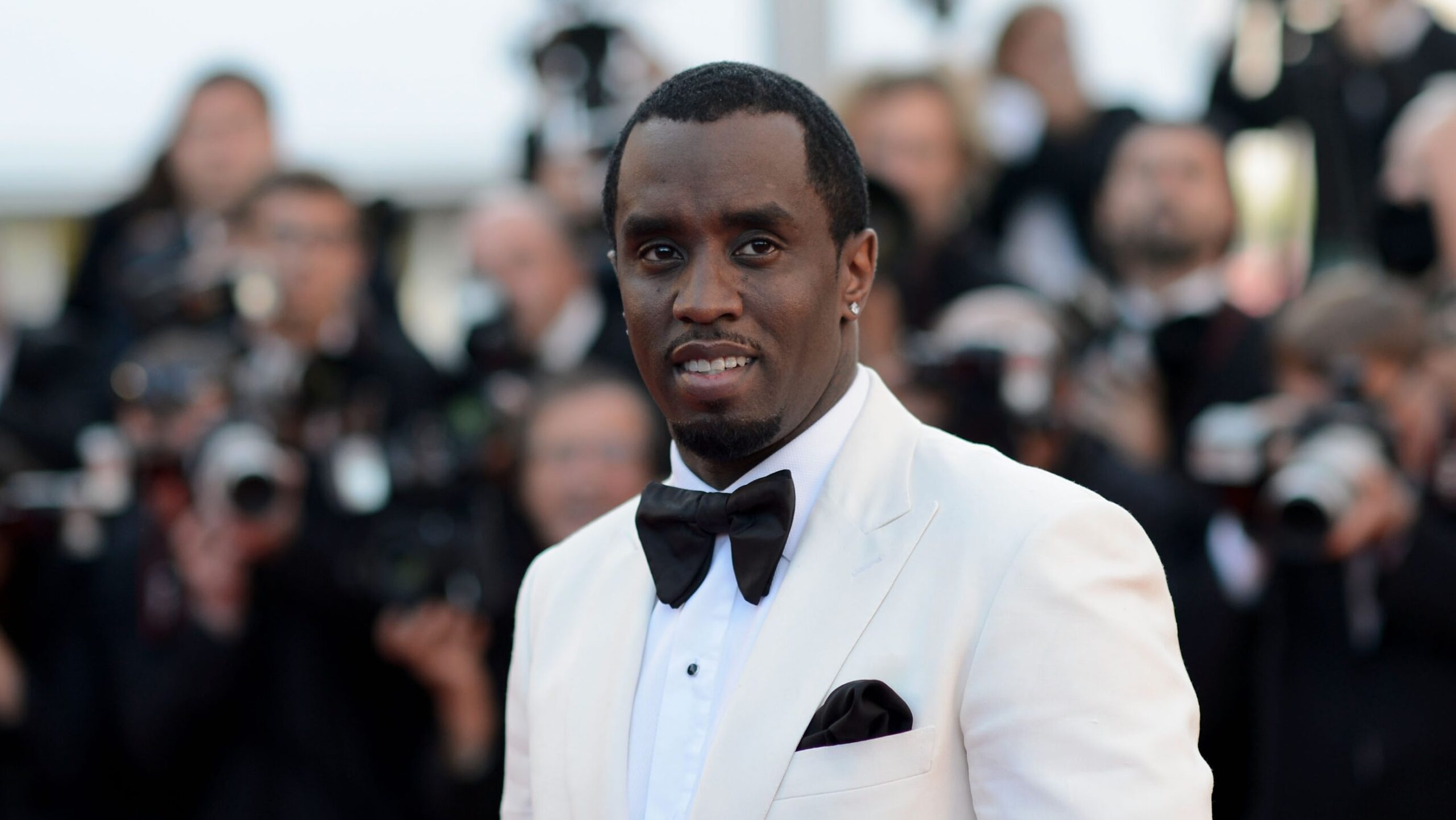 Did Diddy Make Bail? How Much Money Sean Combs Offered for Release – Hollywood Life