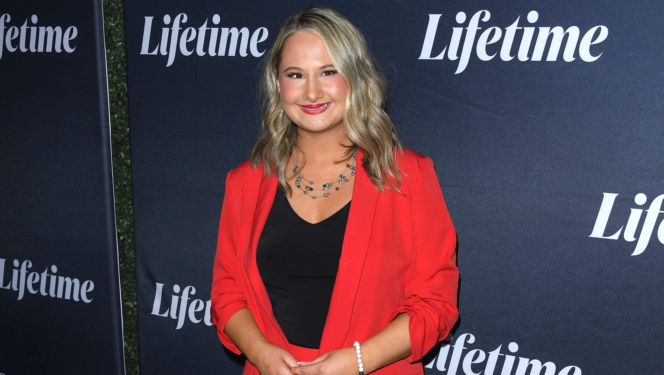 Updates on Her Pregnancy within the Second Trimester – Hollywood Life