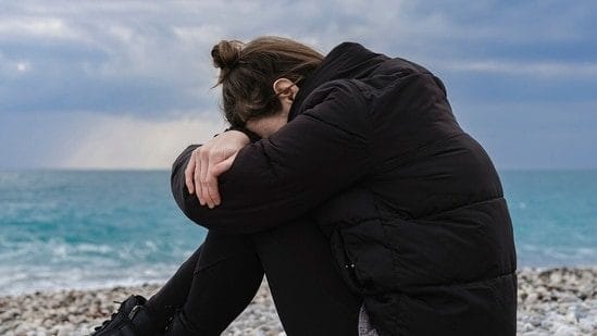 Vermont lady, 14, kills herself after relentless bullying in school over mother’s heath points