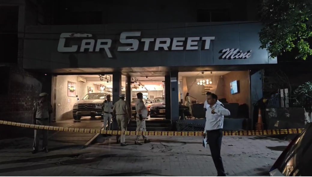 20 Rounds Fired At Delhi Car Showroom, Shooters’ Note Reads “Bhau Gang, Since 2020”