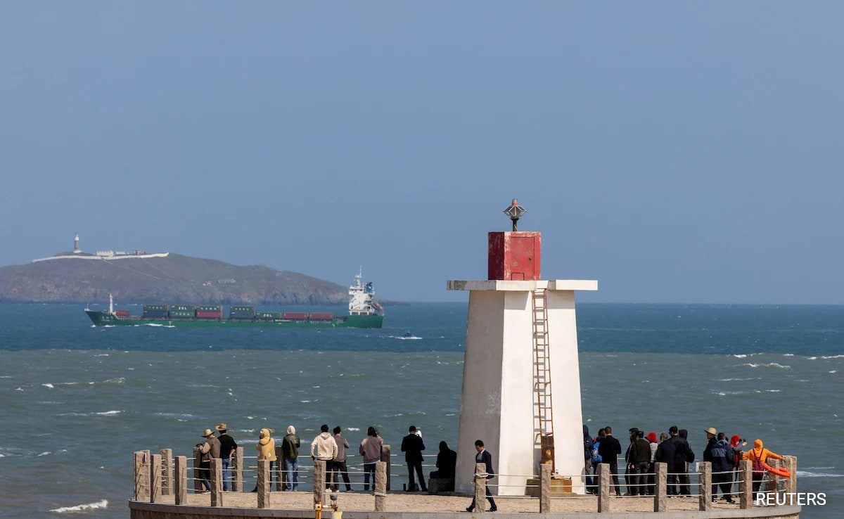 China On “High Alert” After Japan Warship Sails Through Taiwan Strait