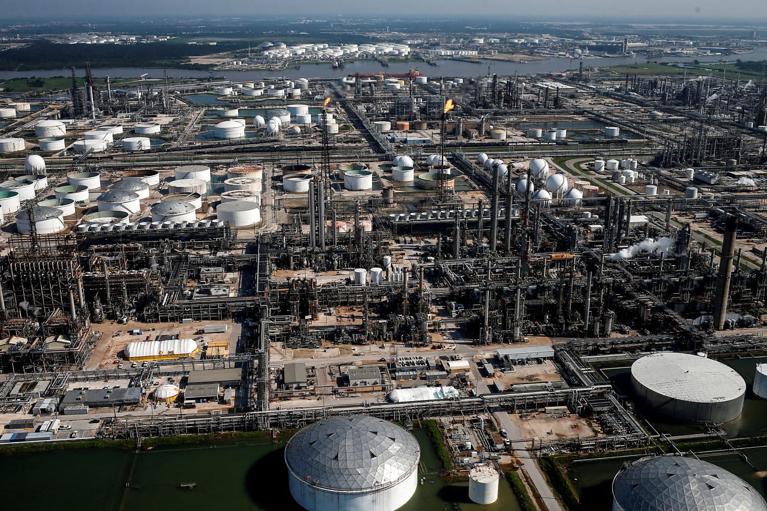 2 useless after a hydrogen sulfide leak at a Houston-area Pemex facility