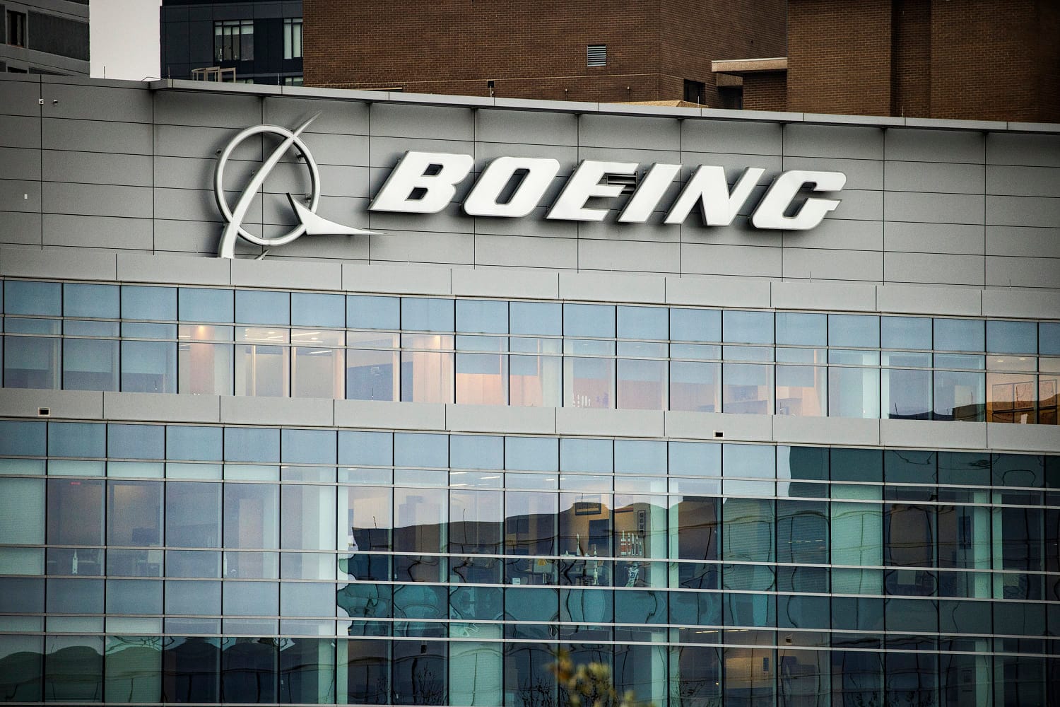 Boeing prepares layoff notices for hundreds of employees as turmoil deepens