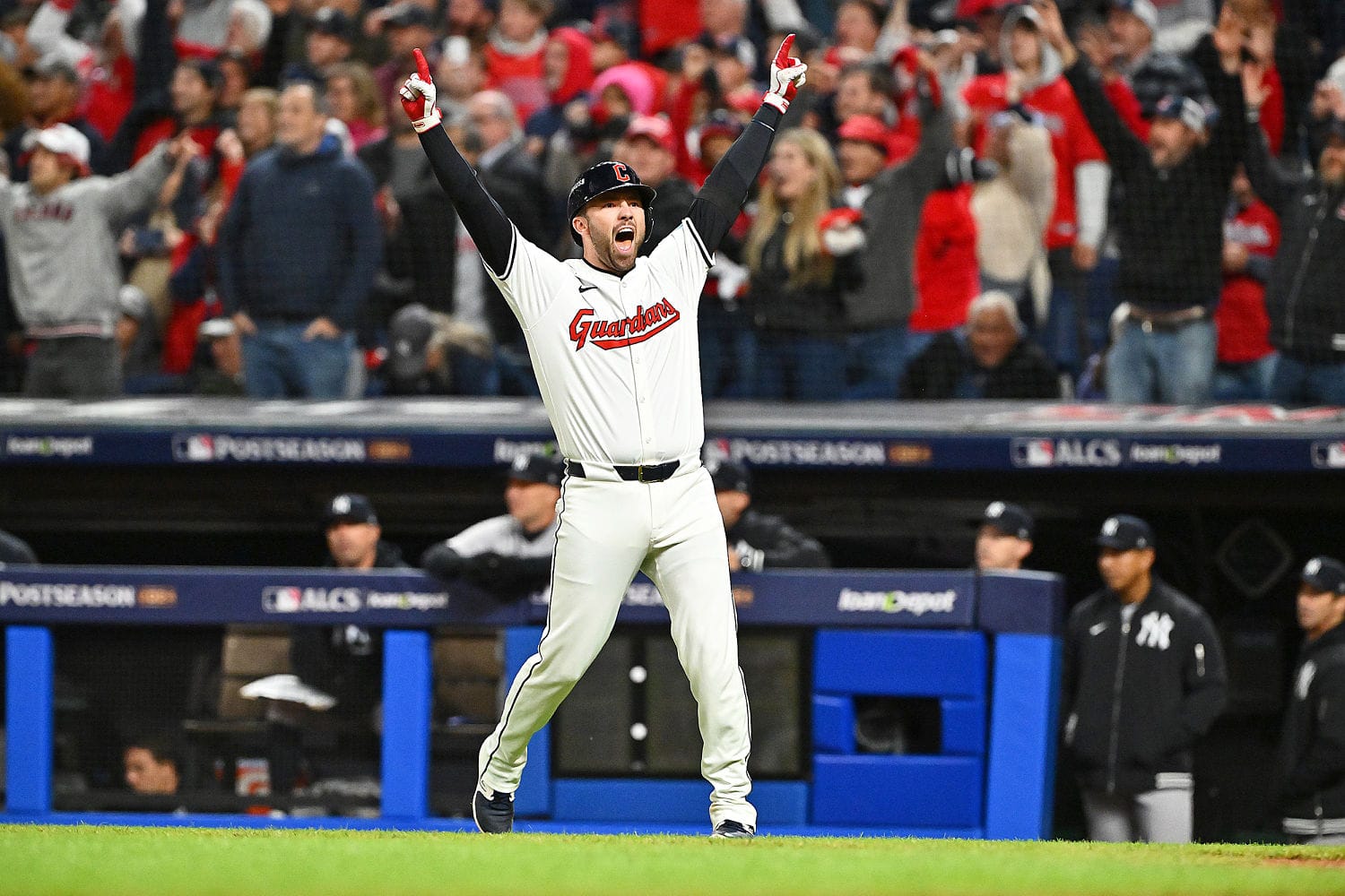 Guardians stun Yankees on walk-off house run in additional innings