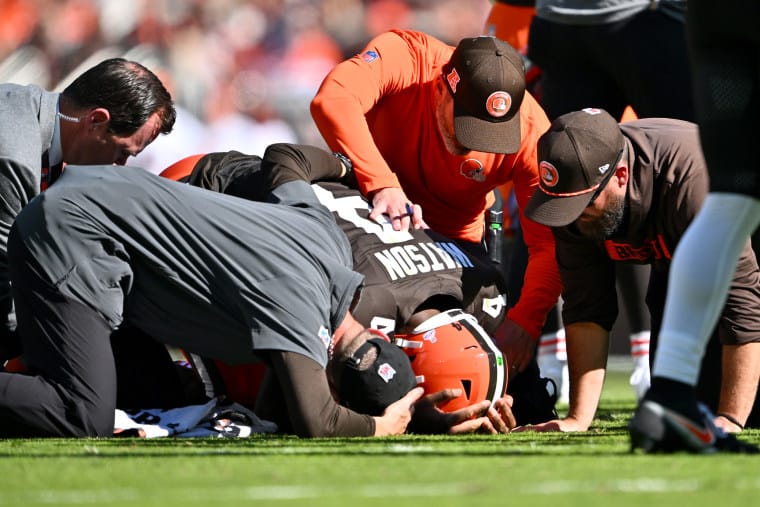 Browns QB Deshaun Watson carted off with Achilles harm
