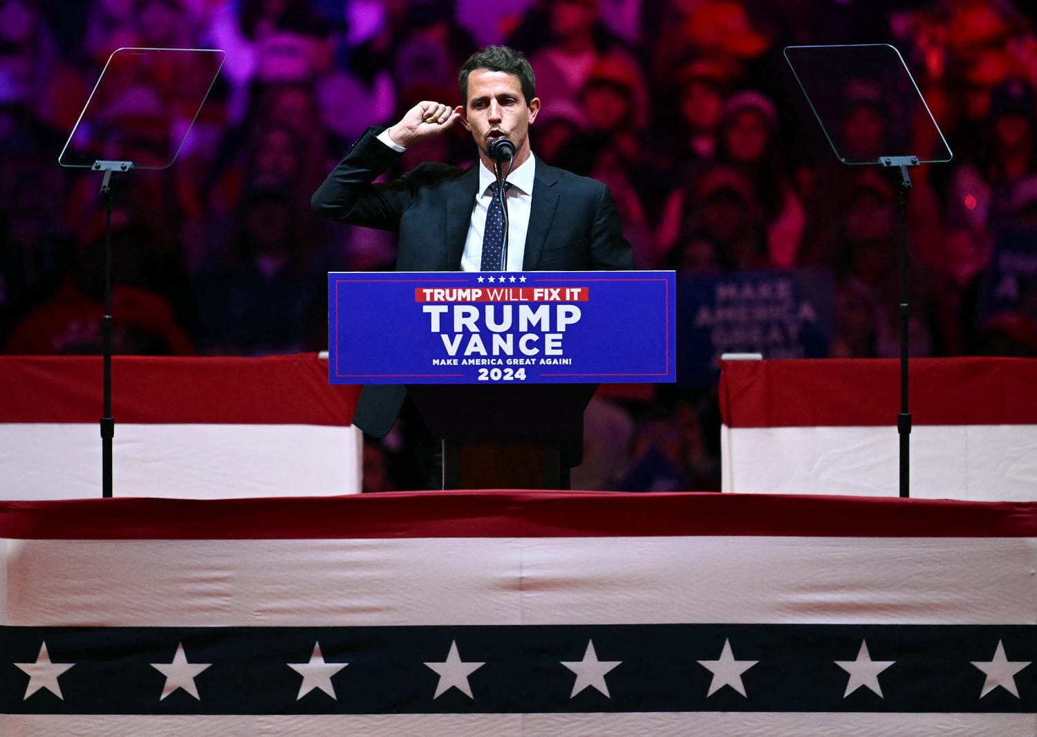 Comedian at Trump rally makes racist jokes about Latinos and Puerto Rico