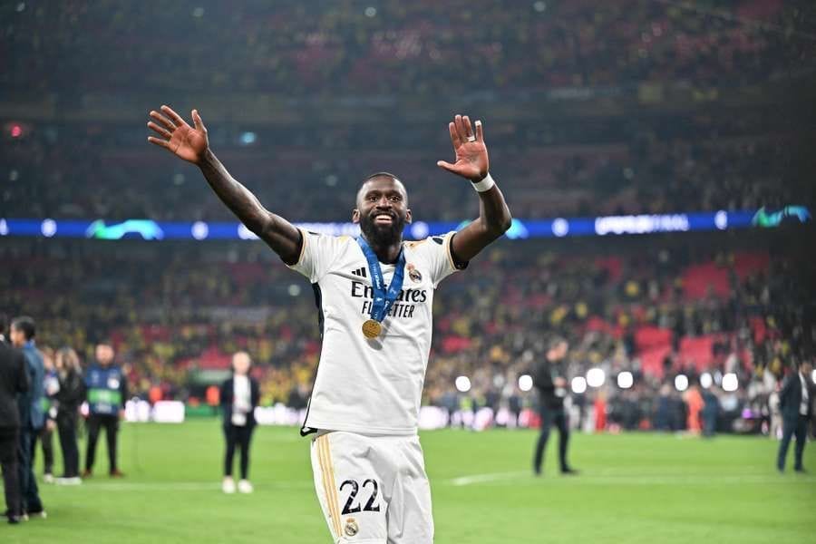 Antonio Rudiger names William Saliba and Virgil van Dijk among the many greatest defenders