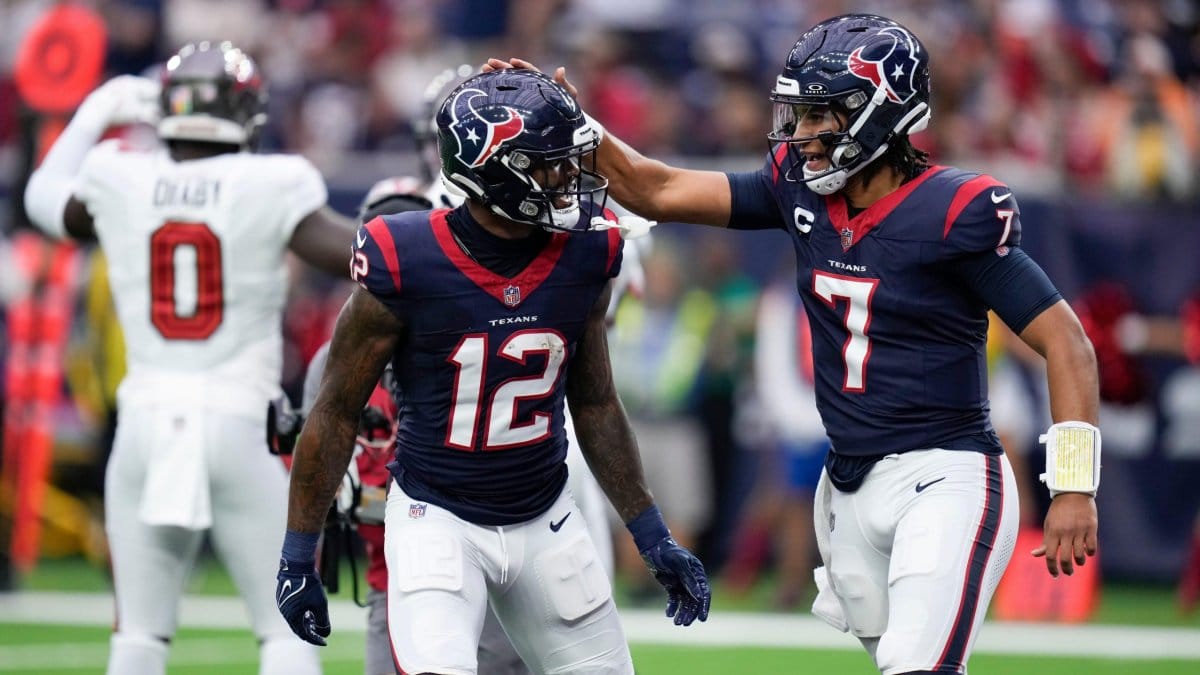A method to measure quarterback-receiver partnerships