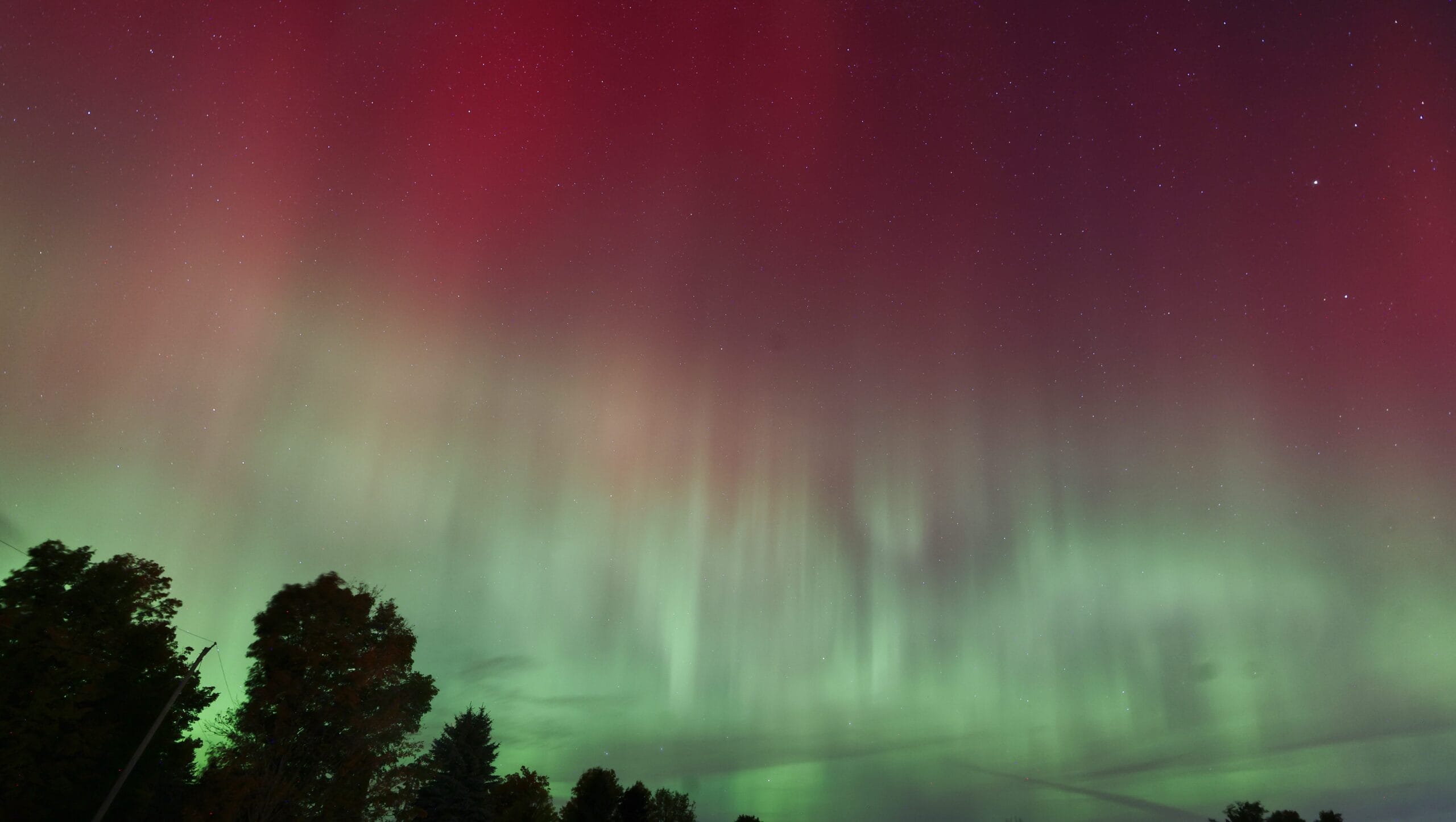 Will the Northern Lights Be Visible Friday Night? Where to See Them – Hollywood Life