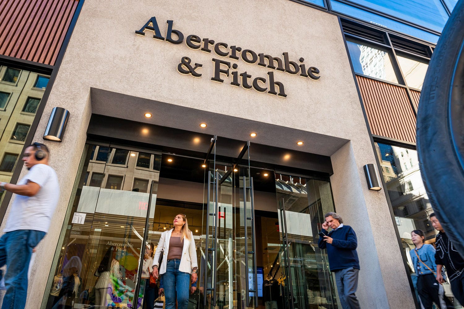 Abercrombie expects a powerful vacation quarter as progress run continues