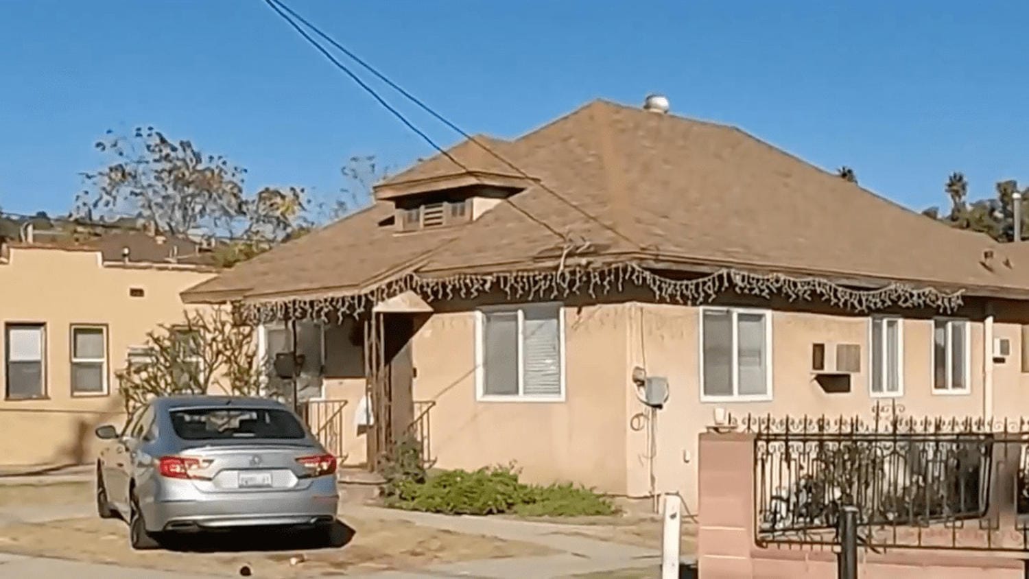 Police arrest bare man residing in crawl house of Southern California dwelling