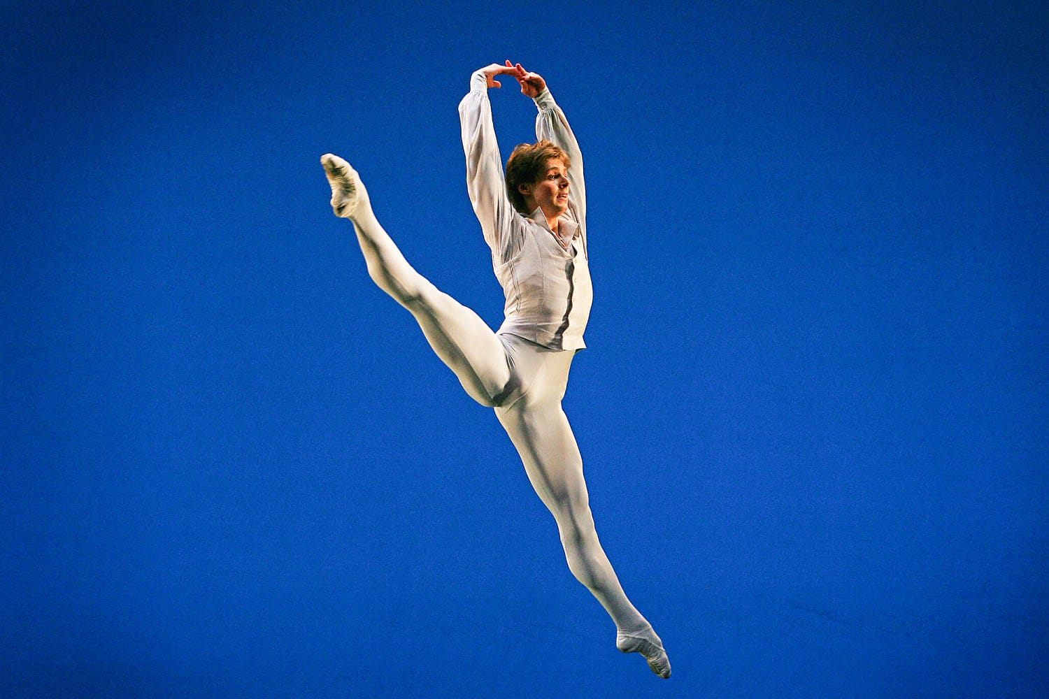 Russian ballet star Vladimir Shklyarov discovered lifeless after falling from house balcony