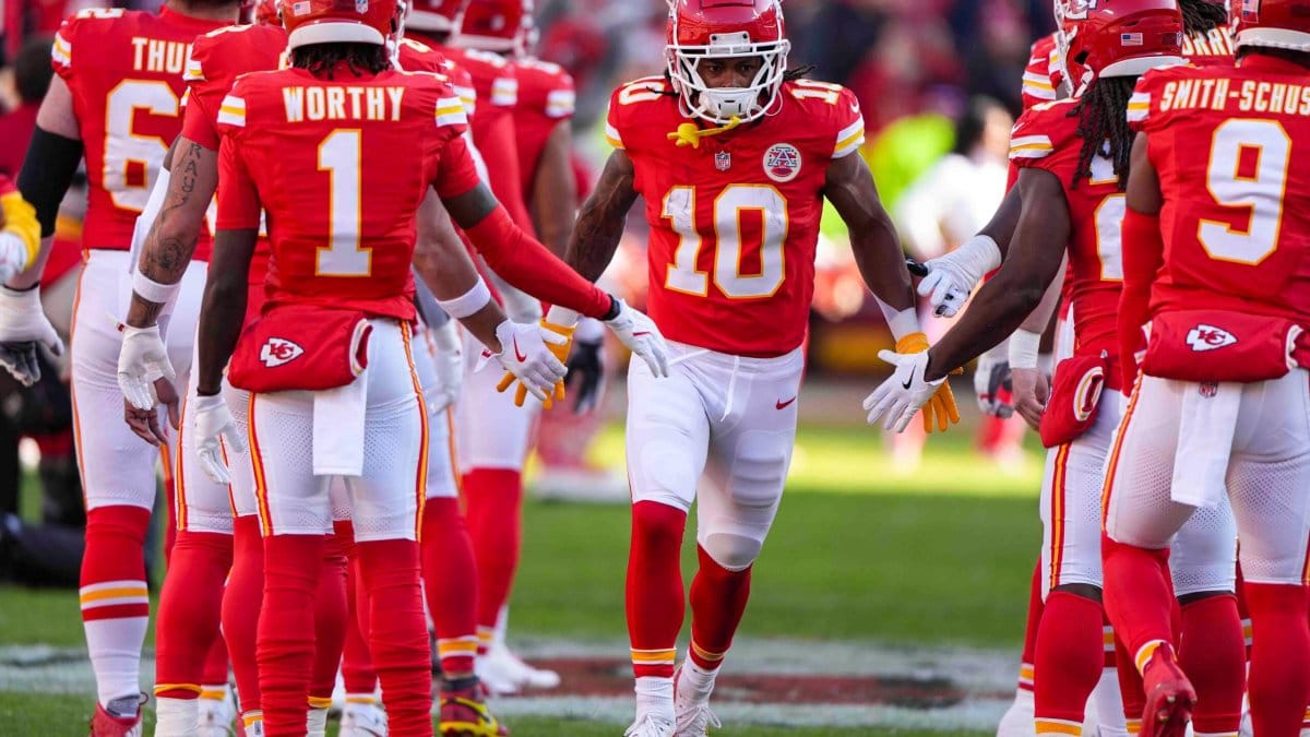 Immediate fantasy soccer takeaways from Chiefs-Raiders Black Friday Football