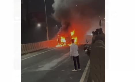 Pregnant Woman Has Narrow Escape As Oxygen Cylinder In Ambulance Explodes In Maharashtra