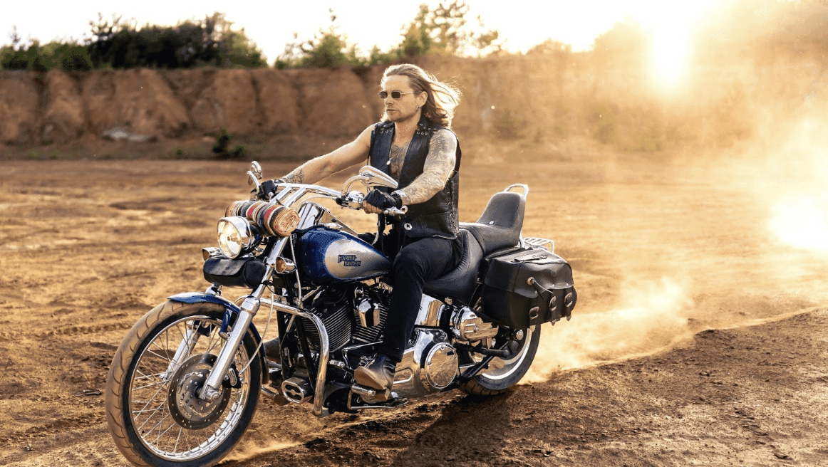 How To Look Like A Biker – Hollywood Life