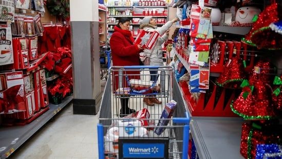 Walmart to close out Thanksgiving rush as over 4K shops proceed 4-year vacation custom; different retailers observe swimsuit