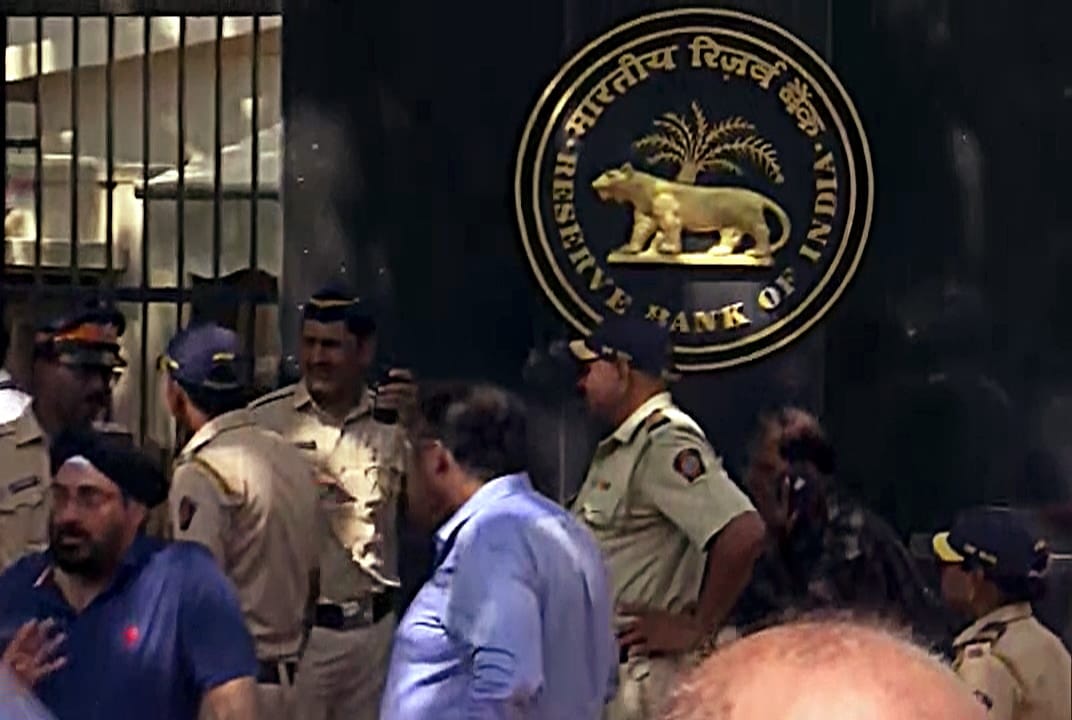 RBI Customer Care Gets Bomb Threat, Caller Claims To Be Lashkar E Taiba CEO: Sources