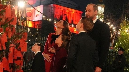 Kate Middleton displays on ‘tough occasions’ at Christmas service; shares handwritten notes with friends