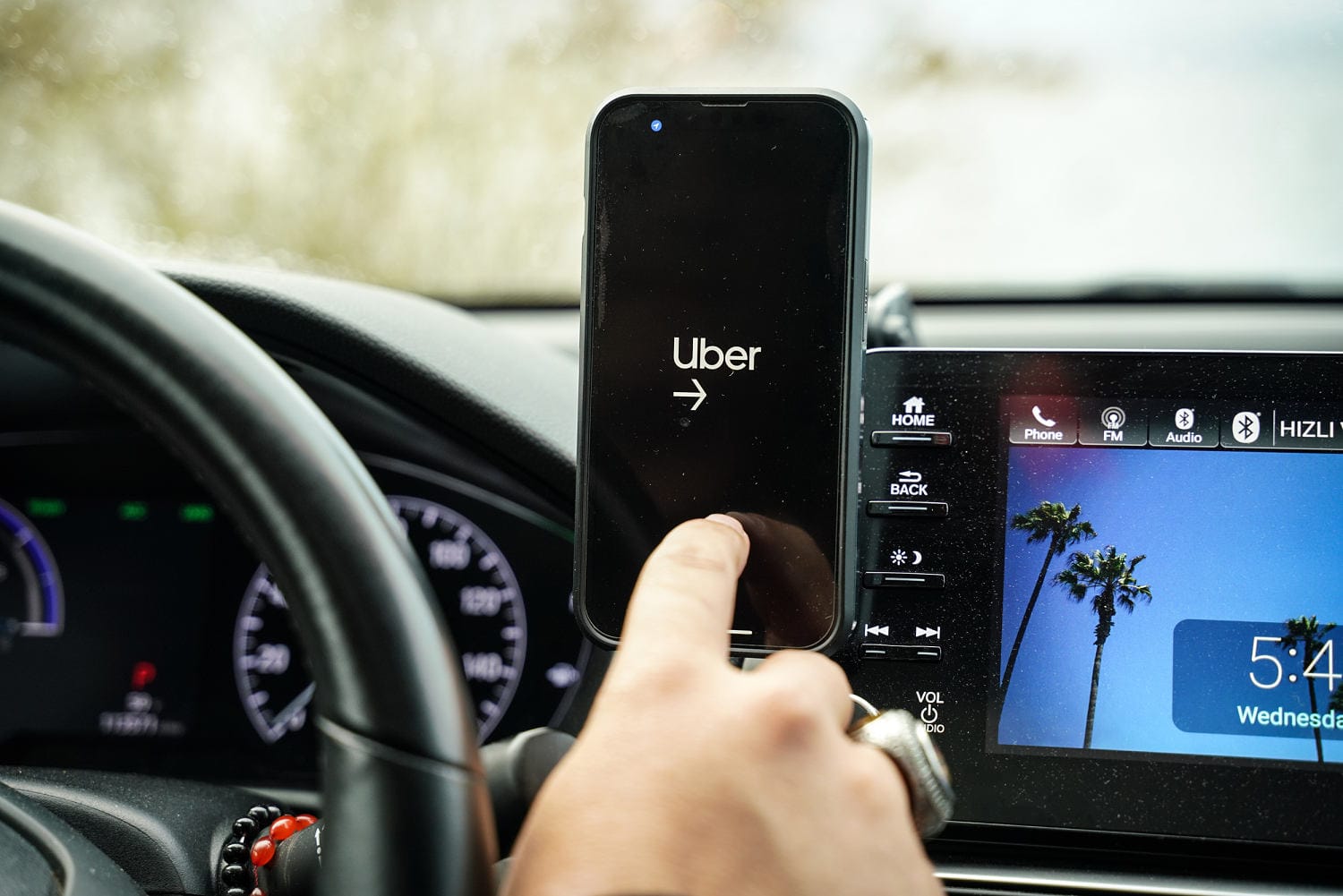 Fake Uber driver made 0,000 stealing prospects’ cryptocurrency, police say