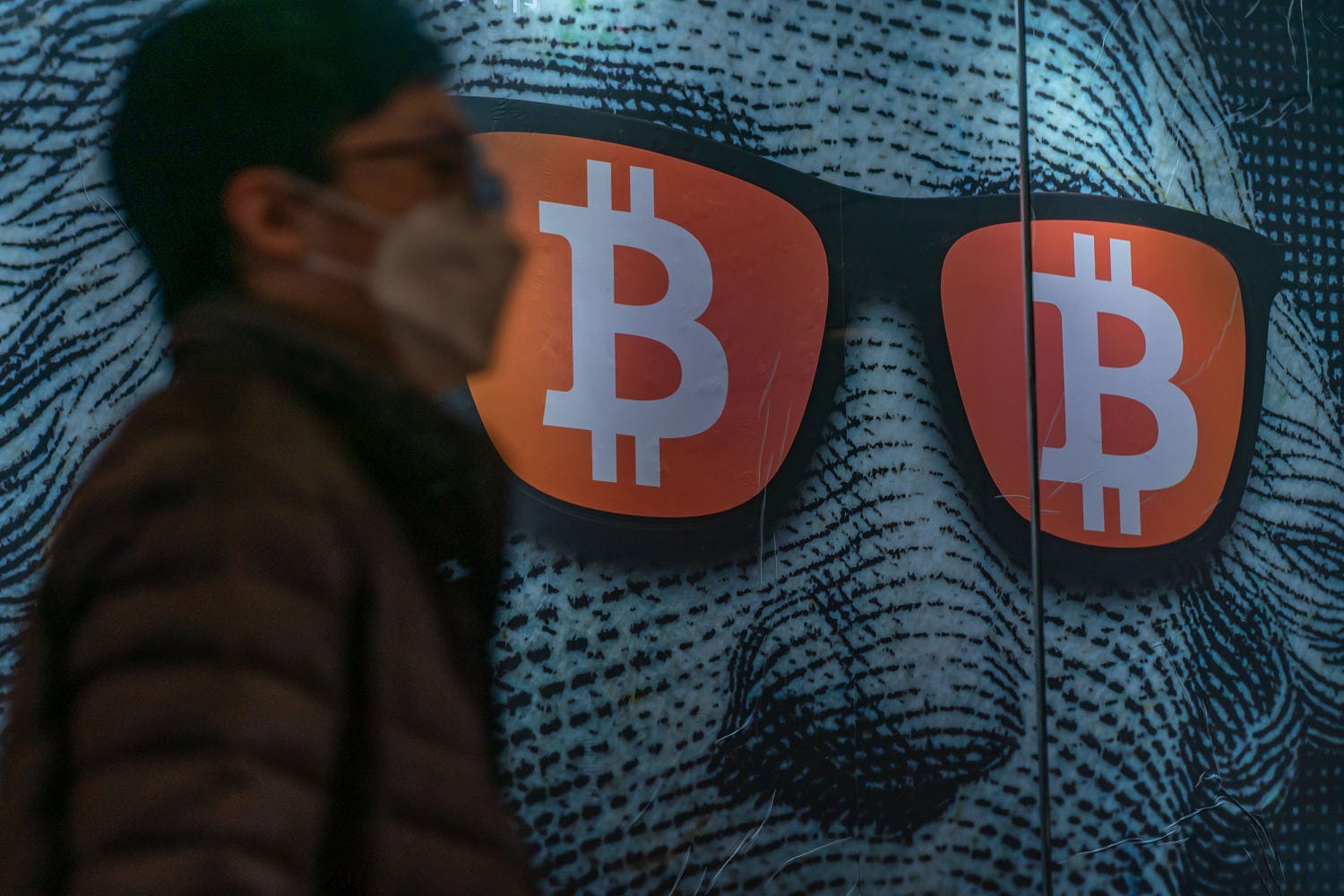 Bitcoin value hits 0,000 for the primary time