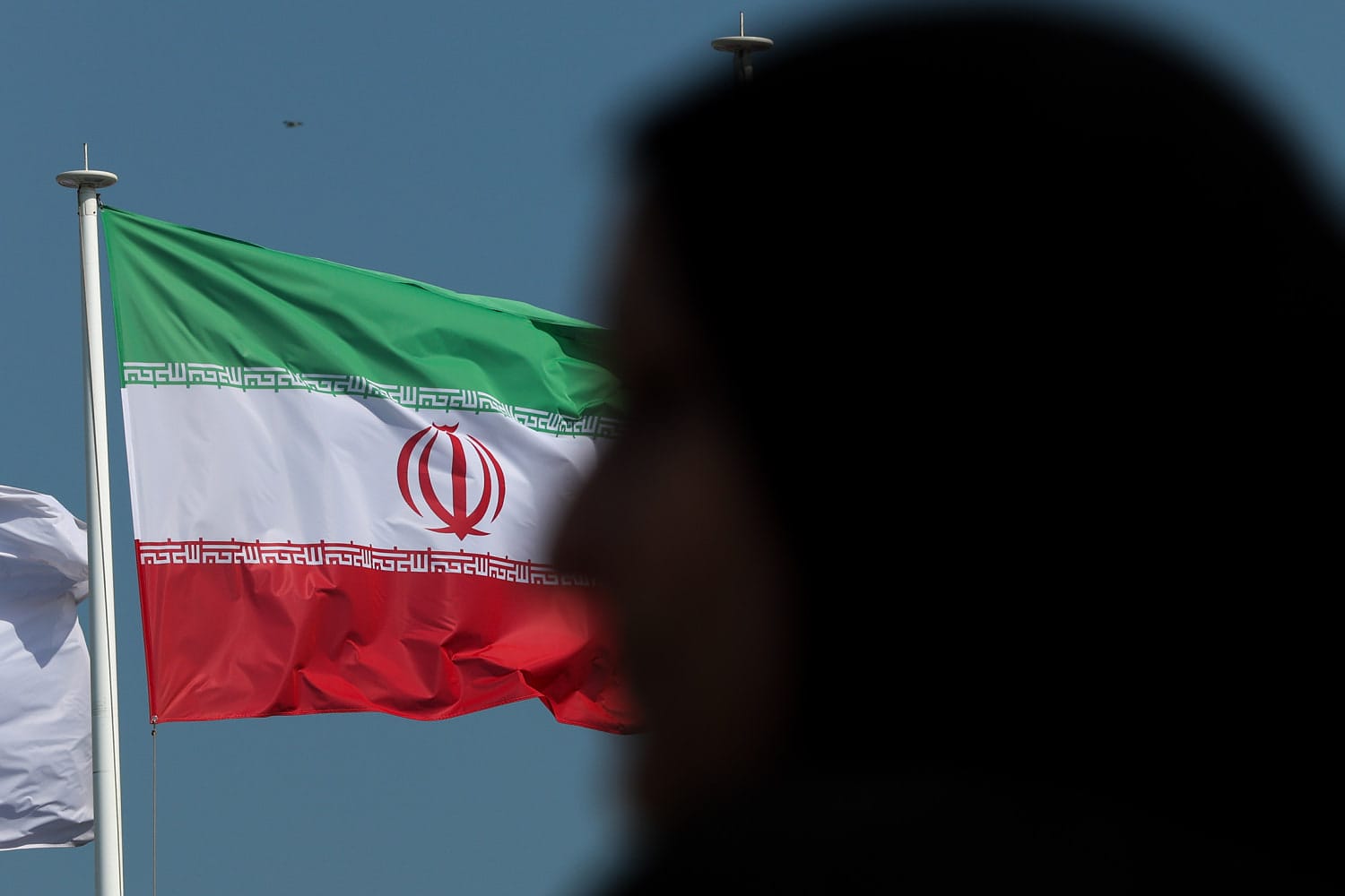 Singer in Iran arrested after acting on YouTube and not using a hijab