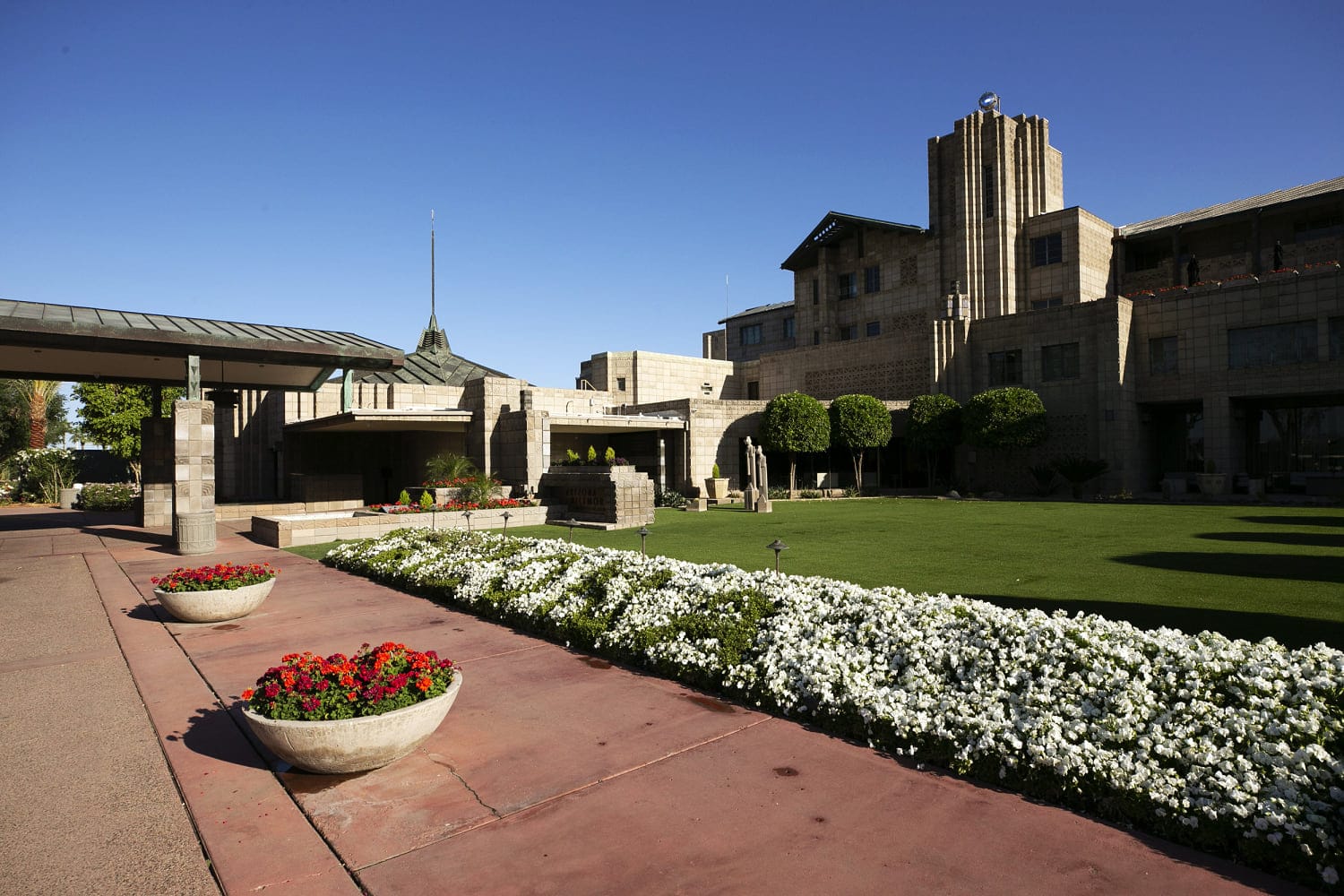 8-year-old boy dies after a statue falls on him at Arizona resort