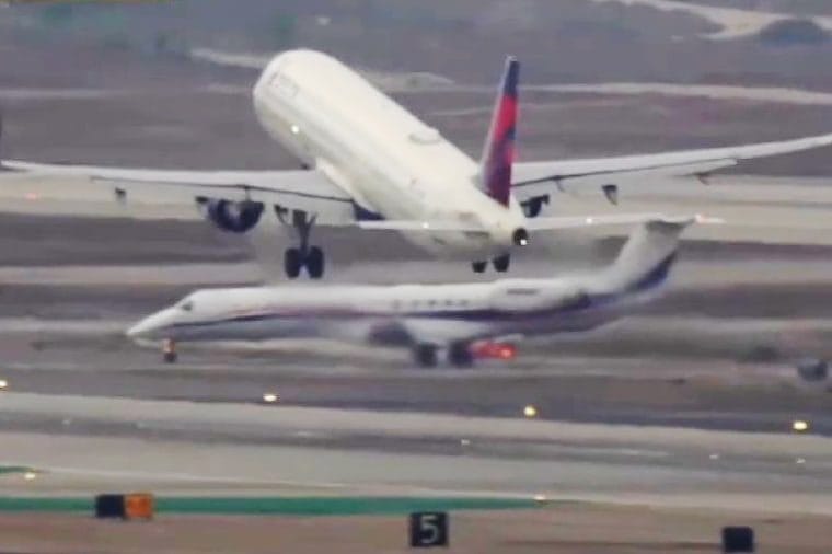 Jet carrying Gonzaga males’s basketball staff almost collided with flight taking off at LAX
