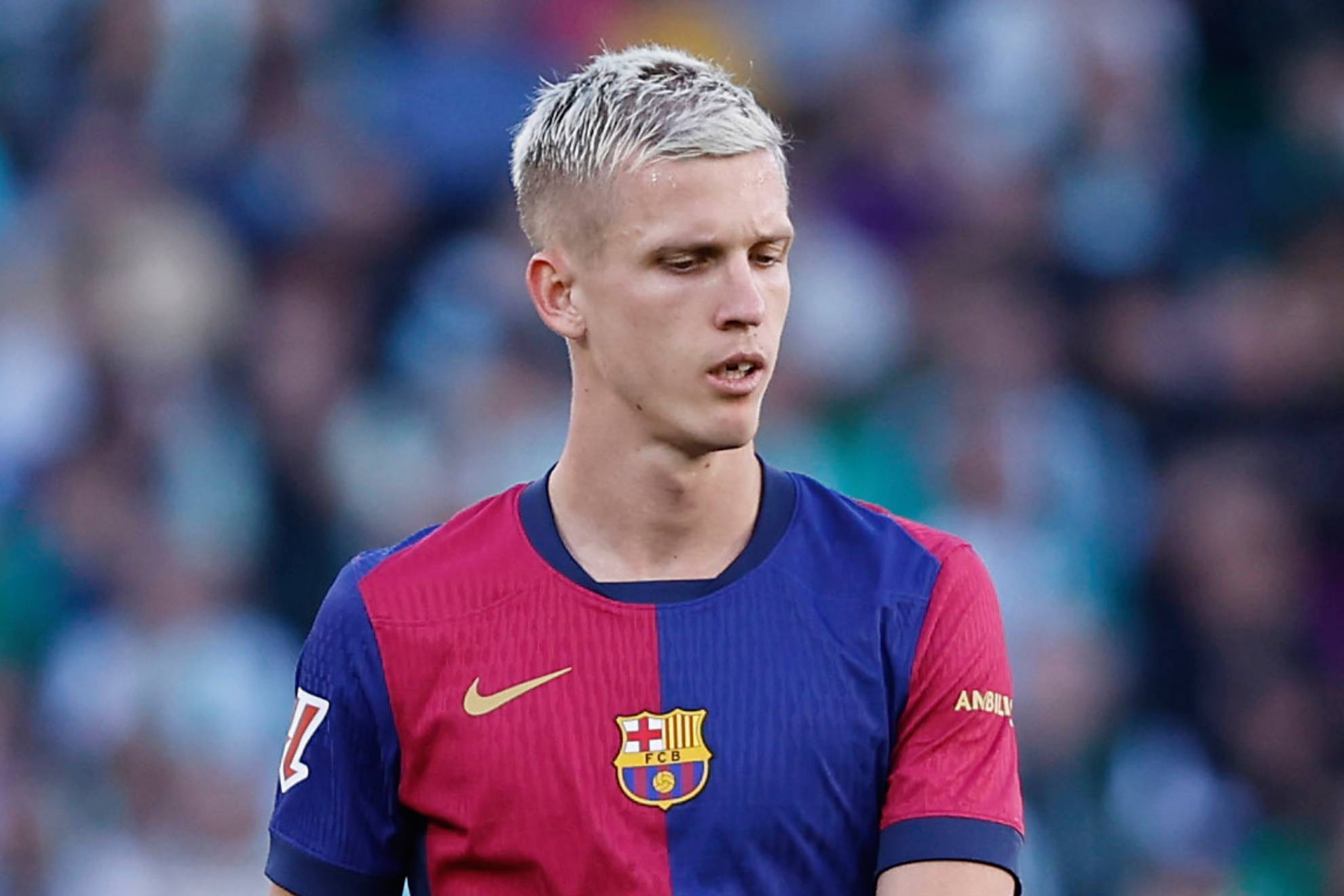 Premier League switch choice on as Barca star faces registration deadline
