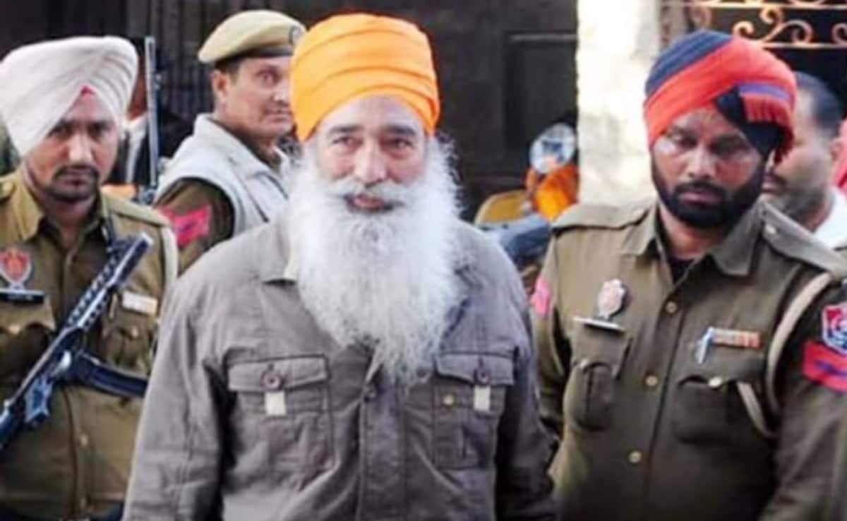Akali Leader Sukhbir Badal Fired At During His Penance At Golden Temple