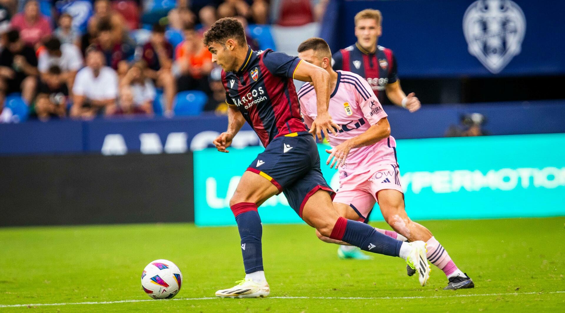 Aston Villa shut deal for 21-year-old Spanish right-back