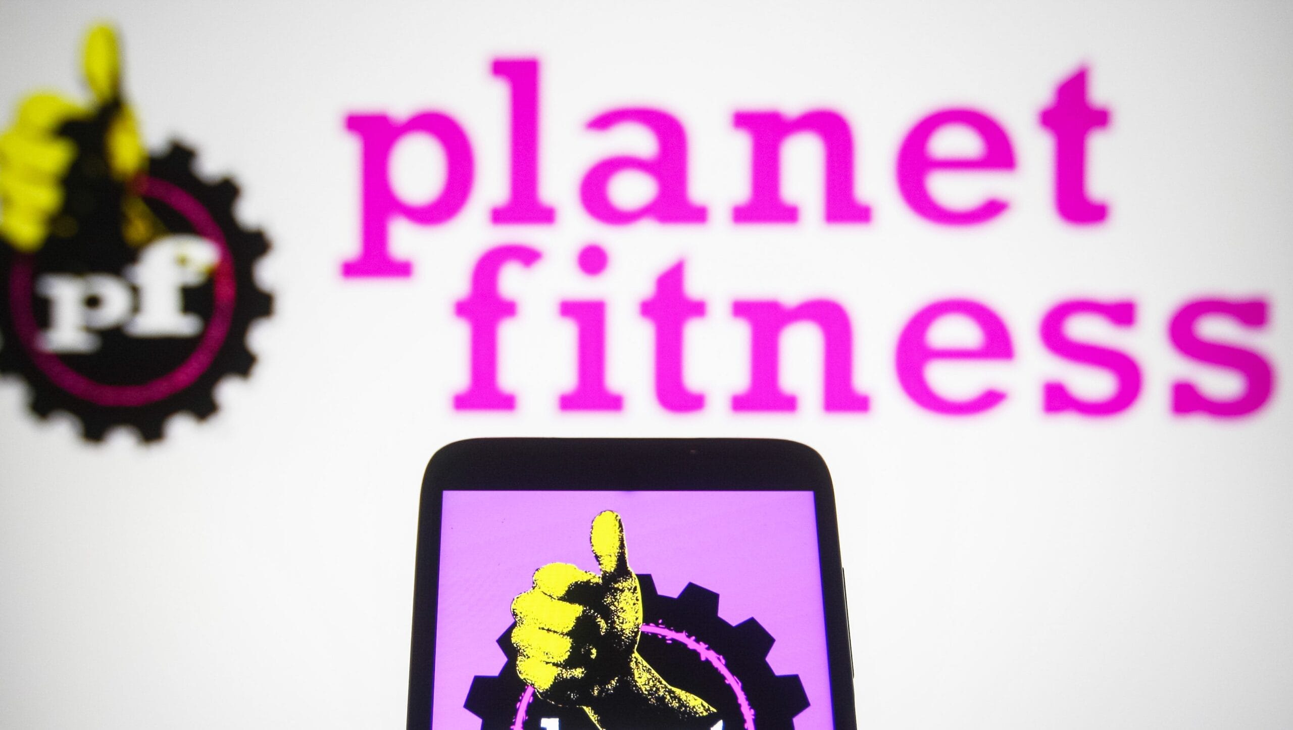 L.A. Planet Fitness Locations Open to Residents, First Responders – Hollywood Life
