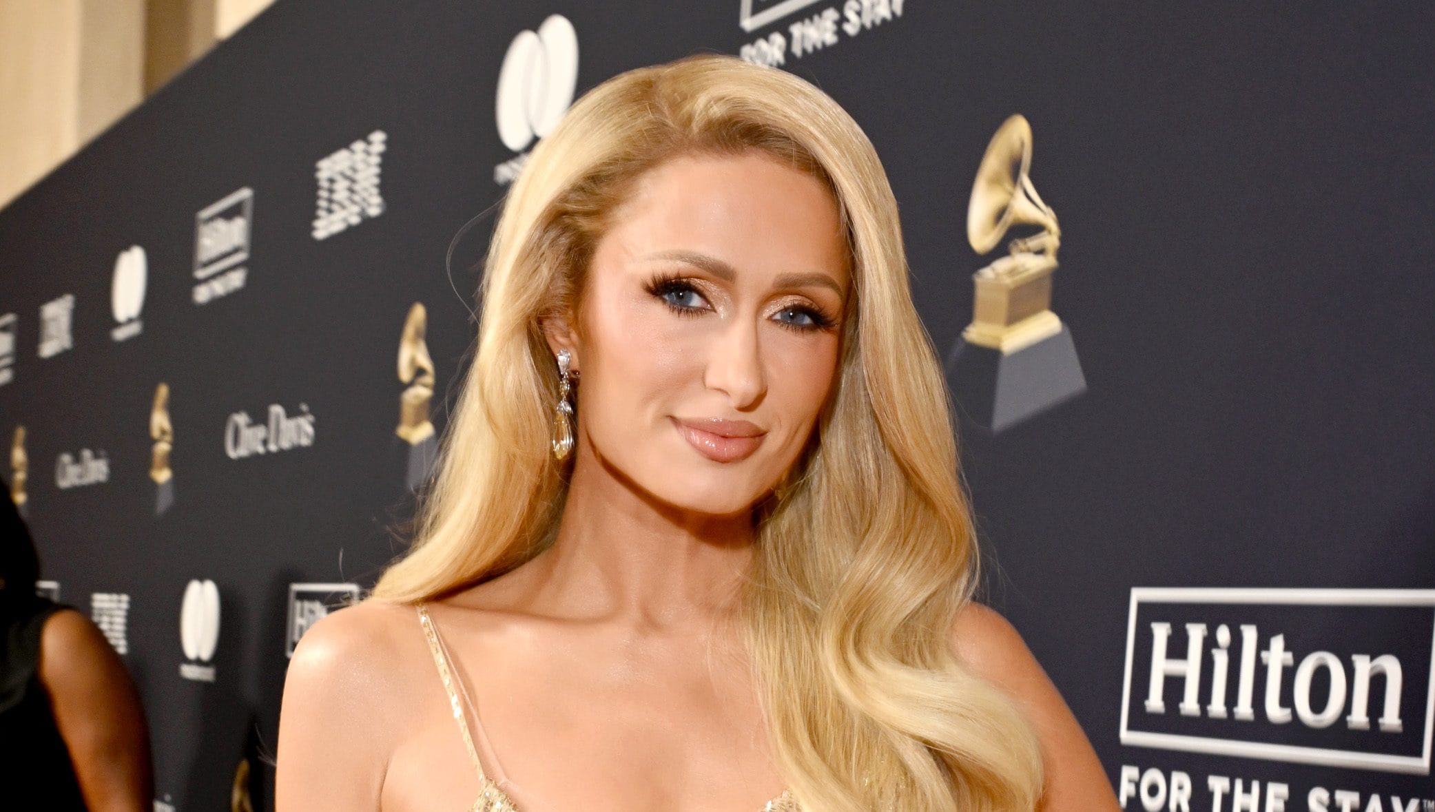 Paris Hilton’s House Burned – Hollywood Life