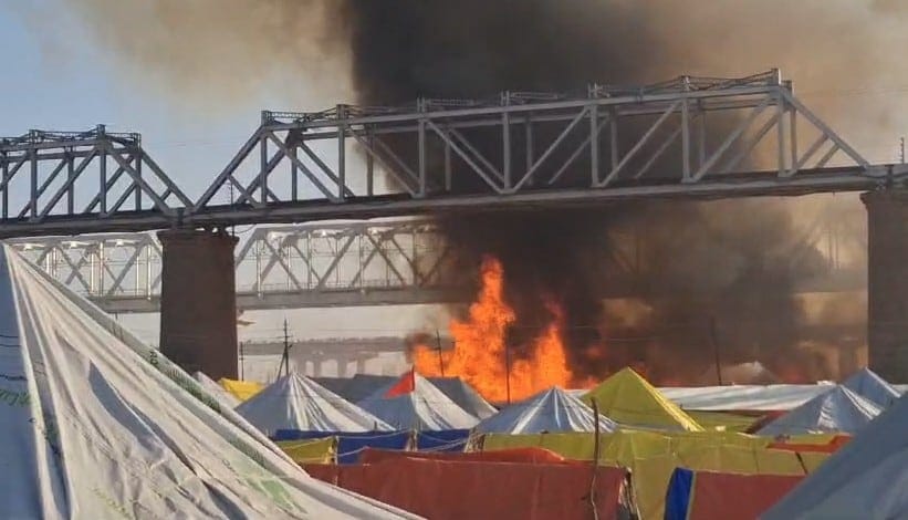 Several Tents On Fire At Maha Kumbh In Prayagraj. PM Dials Yogi Adityanath
