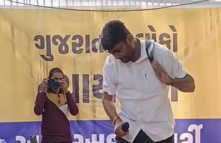 AAP Leader Takes Out His Belt, Flogs Himself At Public Meet In Gujarat