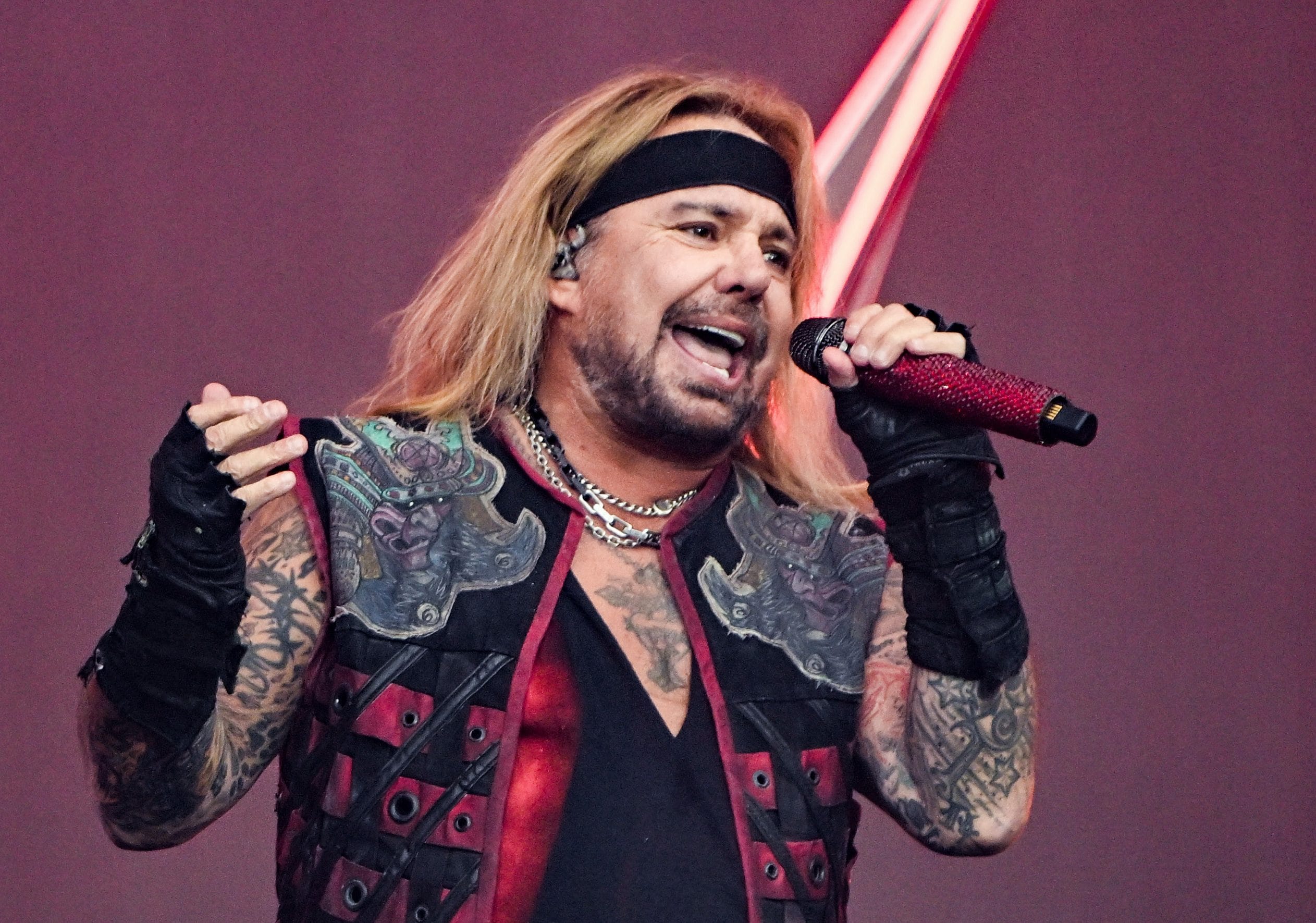 How Much Money the Motley Crue Singer Has – Hollywood Life