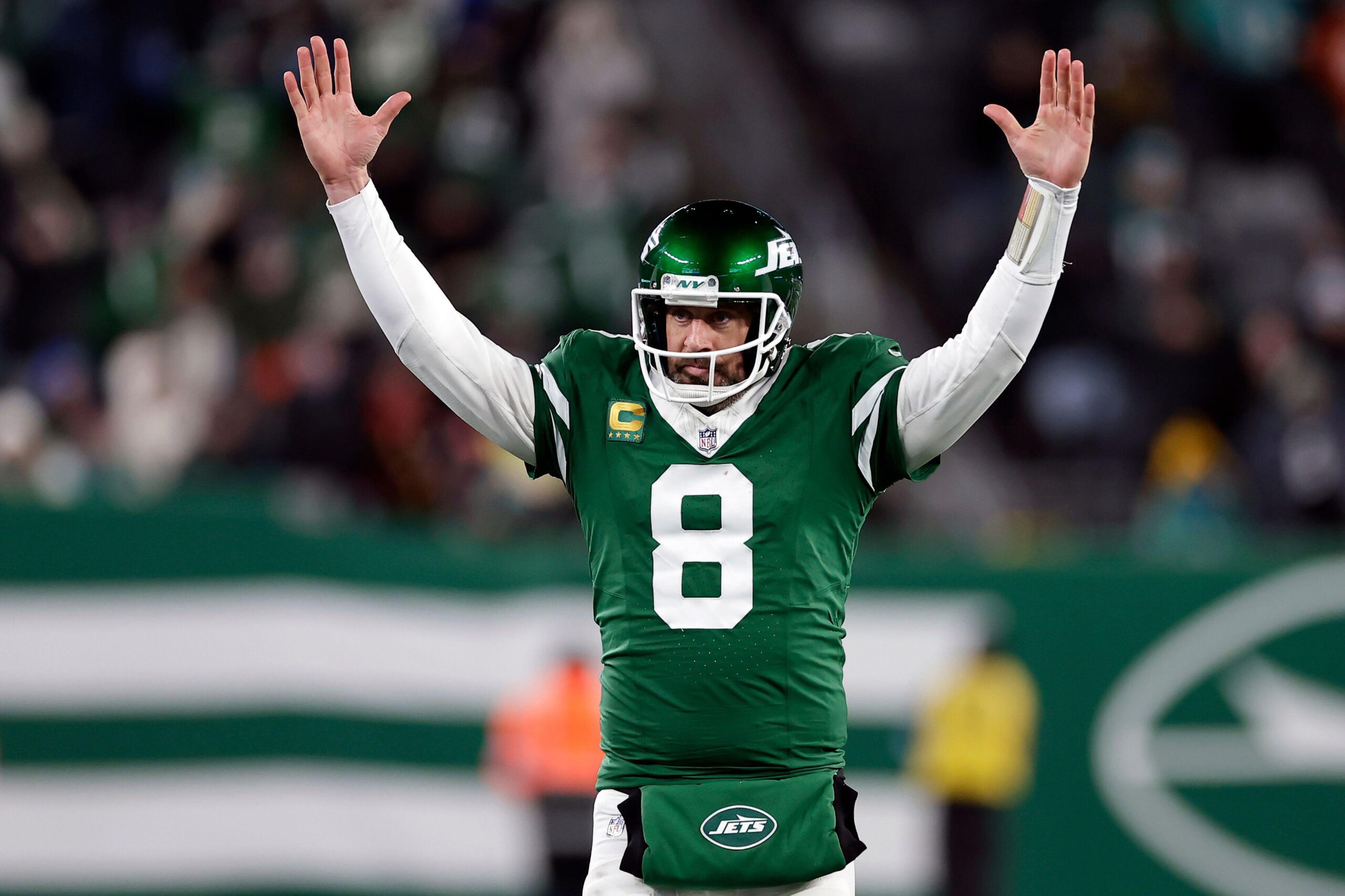 Longtime NFL QB Aaron Rodgers to signal with Steelers