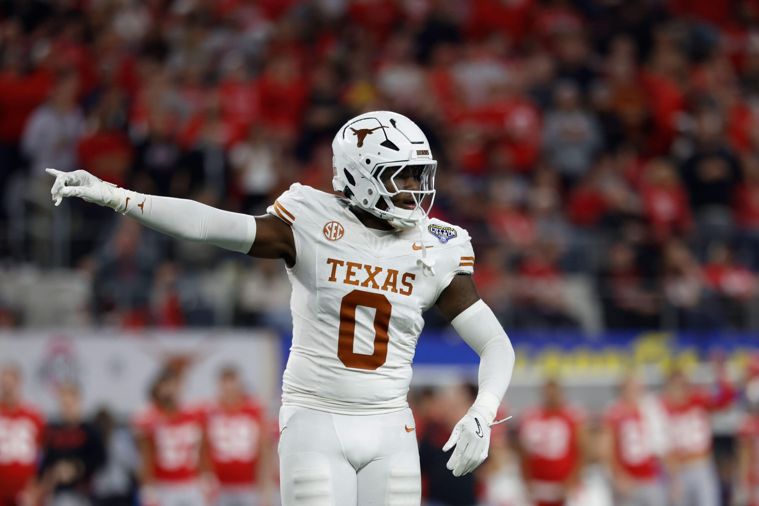 Top 10 linebacker items getting into the 2025 season